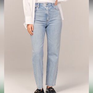 Abercrombie Curve Love Ultra High Rise Ankle Straight Jean, 27 long, Light